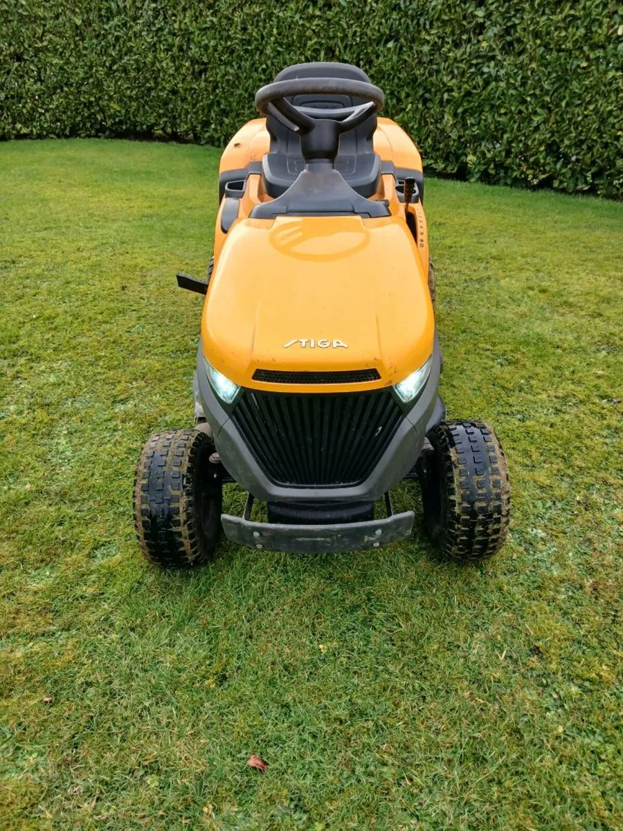 Stiga ride on, Hydrostatic/ Briggs engine - Image 2
