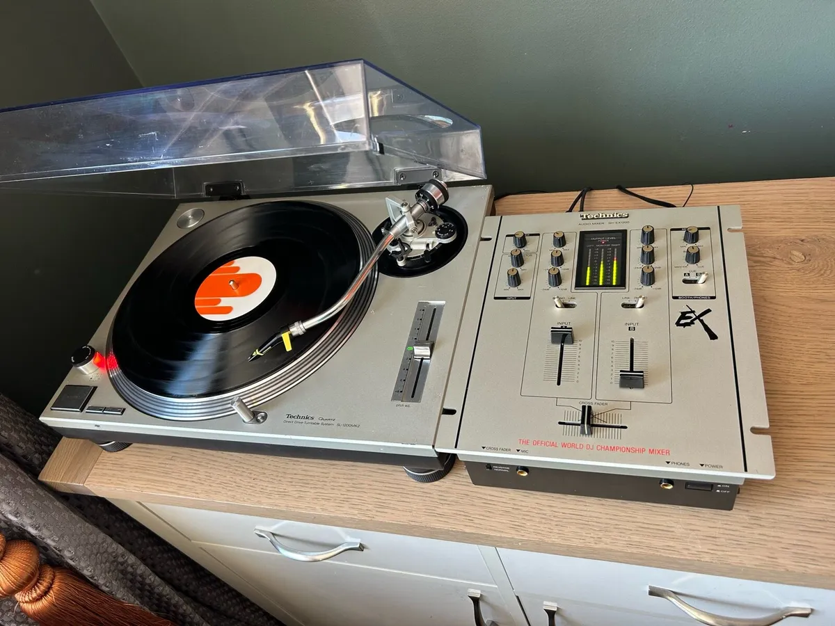 Technics EX1200 DMC Battle Mixer - Image 3