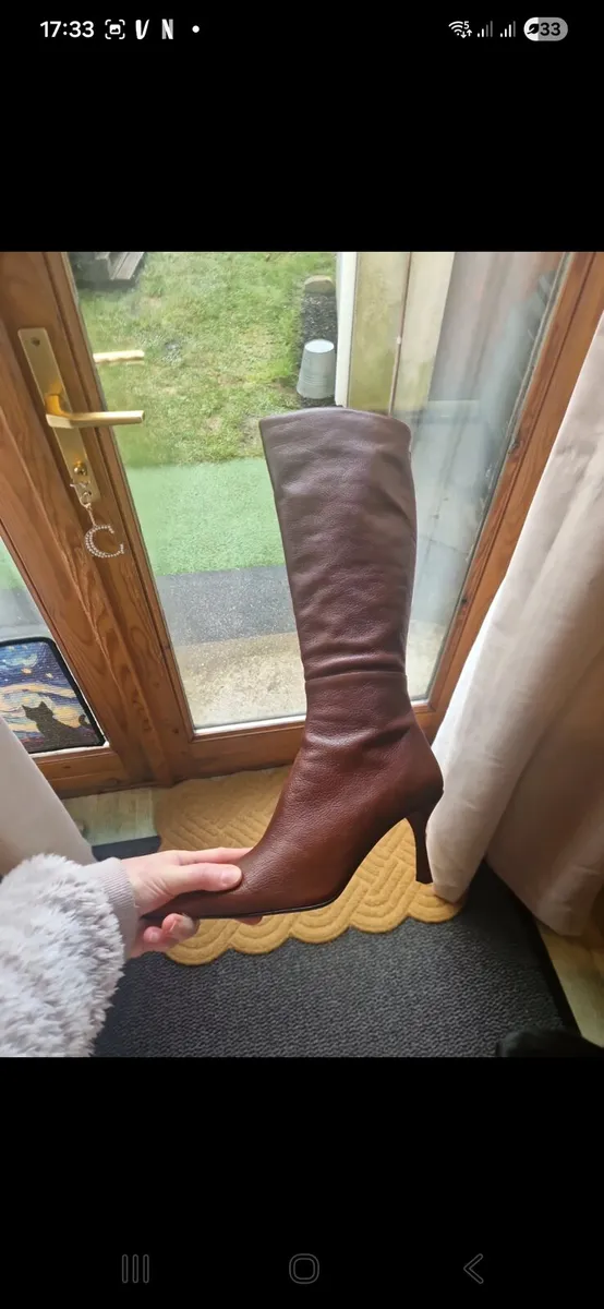 AUTHENTIC Gucci boots - Image 4