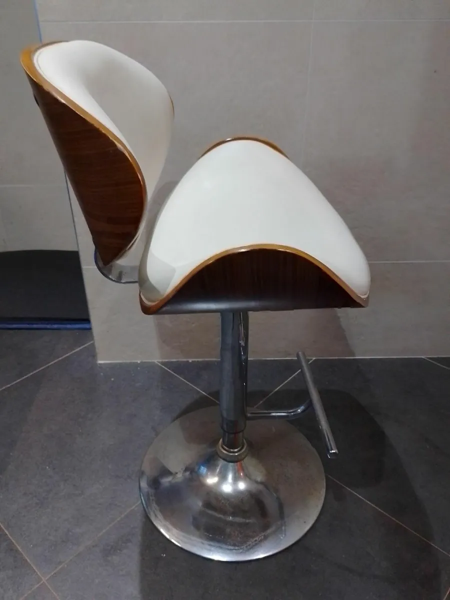 Mid Century Style Bar Stool - Image 1