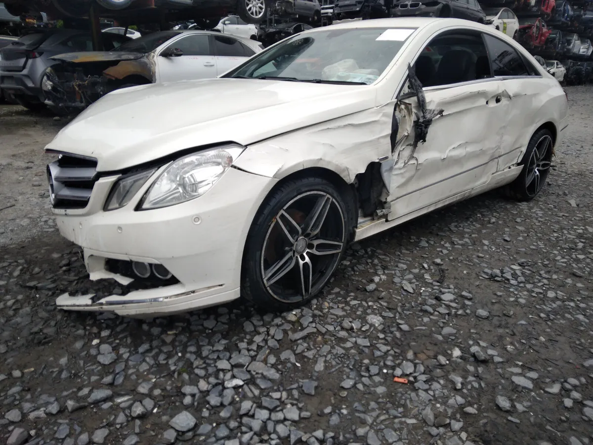 2011 Mercedes E220  For Breaking/Dismantling - Image 1