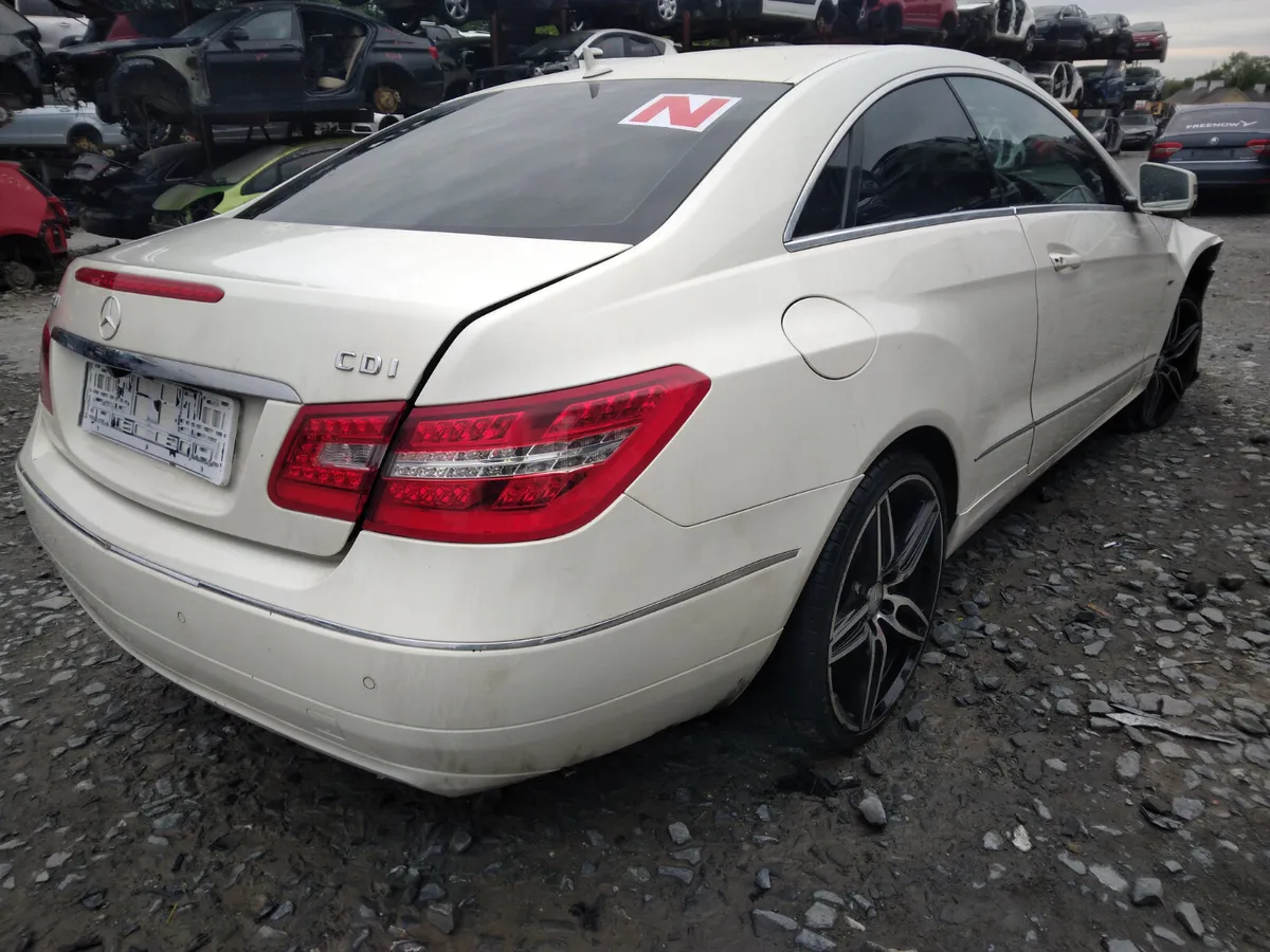 2011 Mercedes E220  For Breaking/Dismantling - Image 4