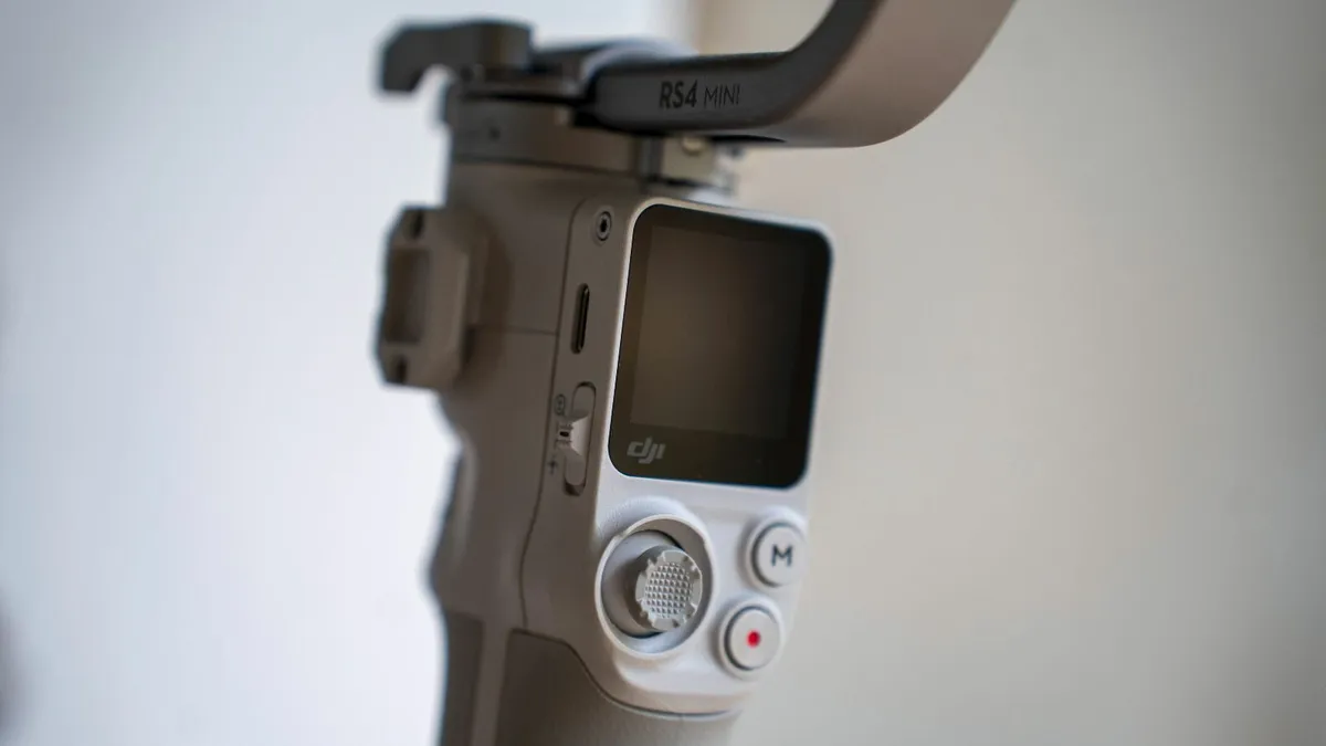 DJI RS4 Mini Gimbal Camera Stabilizer with extras - Image 2