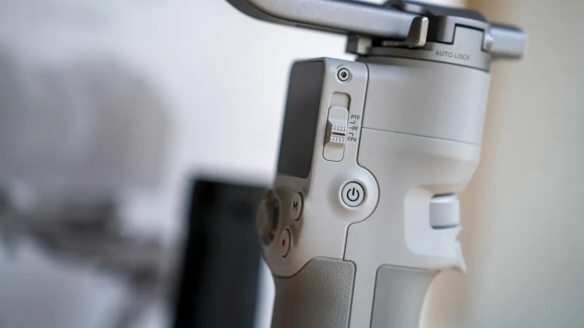 DJI RS4 Mini Gimbal Camera Stabilizer with extras - Image 3