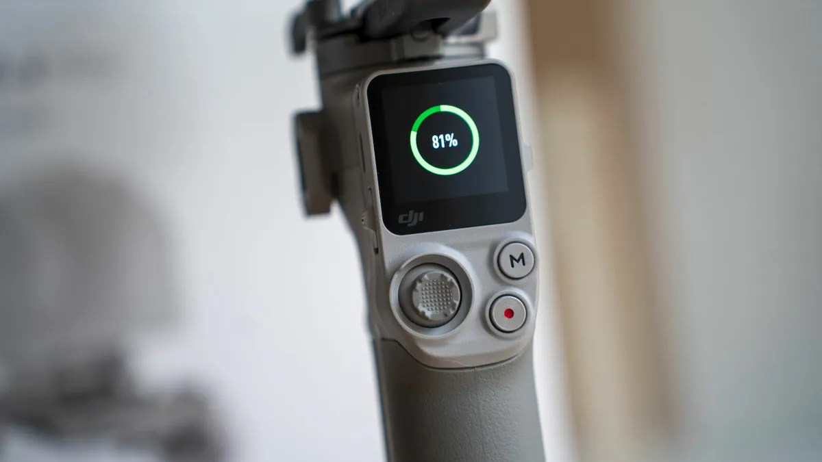 DJI RS4 Mini Gimbal Camera Stabilizer with extras - Image 4