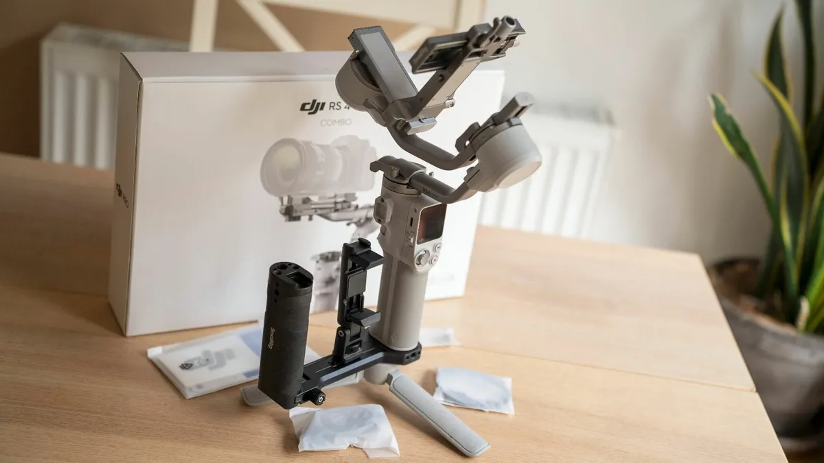 DJI RS4 Mini Gimbal Camera Stabilizer with extras - Image 1