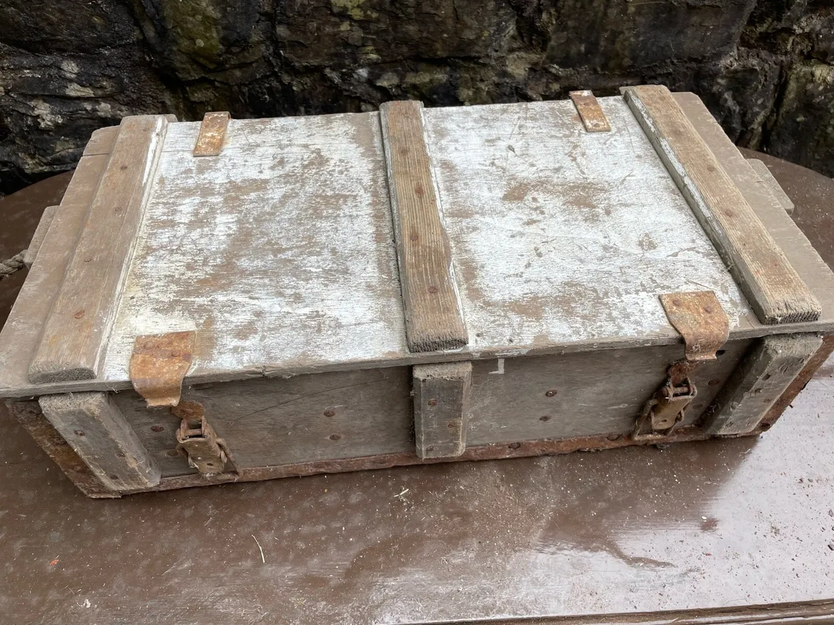 Vintage ammunition storage box - Image 1