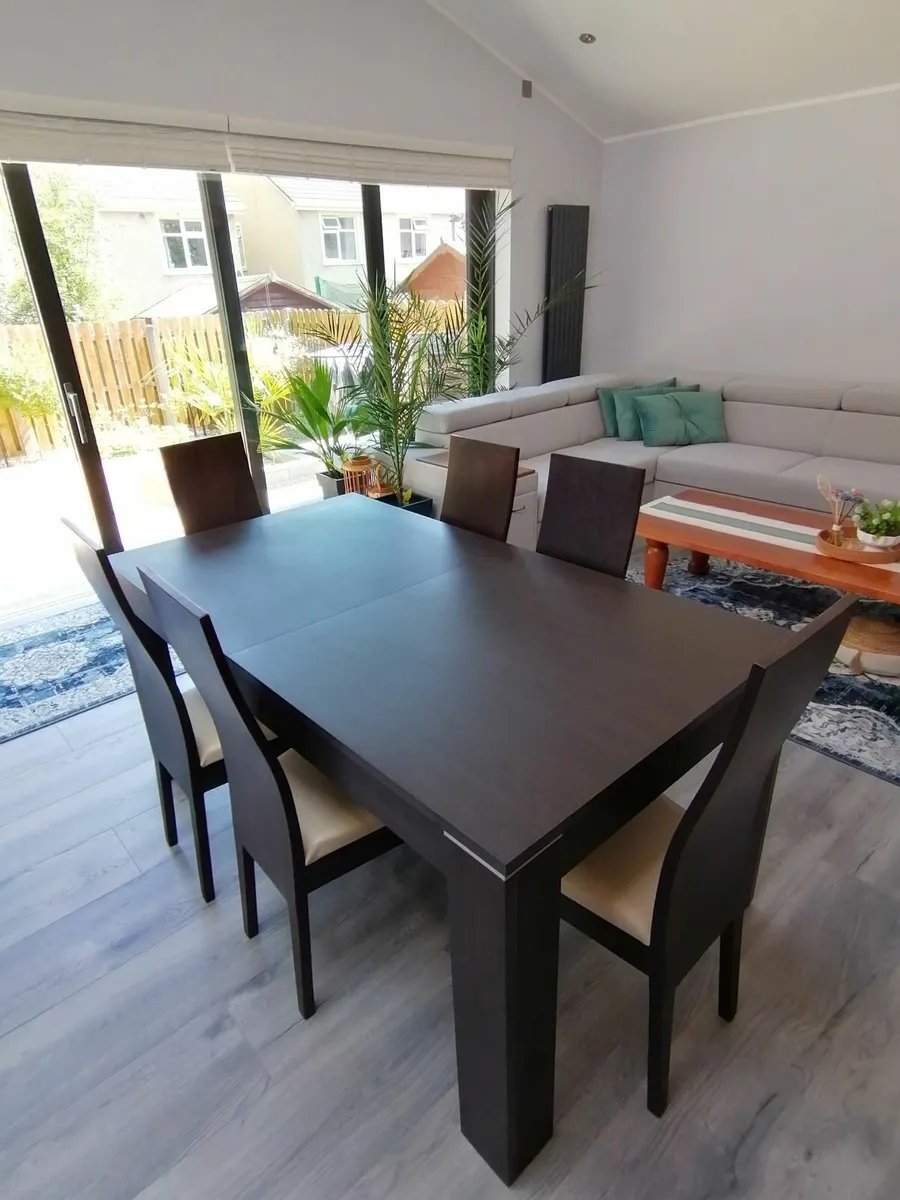 Kitchen table - Image 1