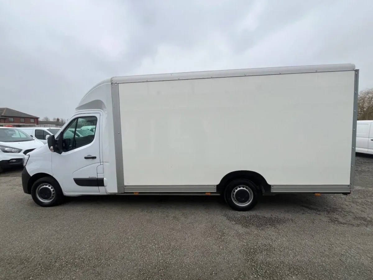 2023 Renault Master Low Loader Van - Image 1