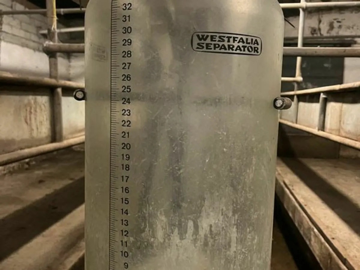 Milking machine equipment - Image 1