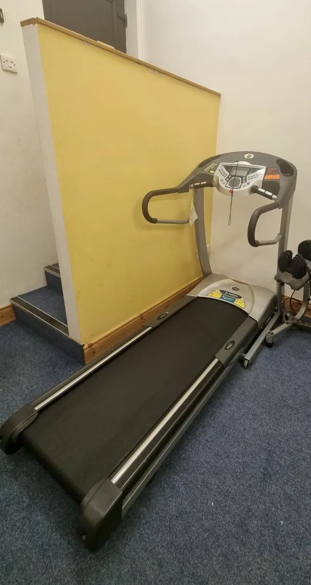 Horizon Ti52 Gym Treadmill - Image 1