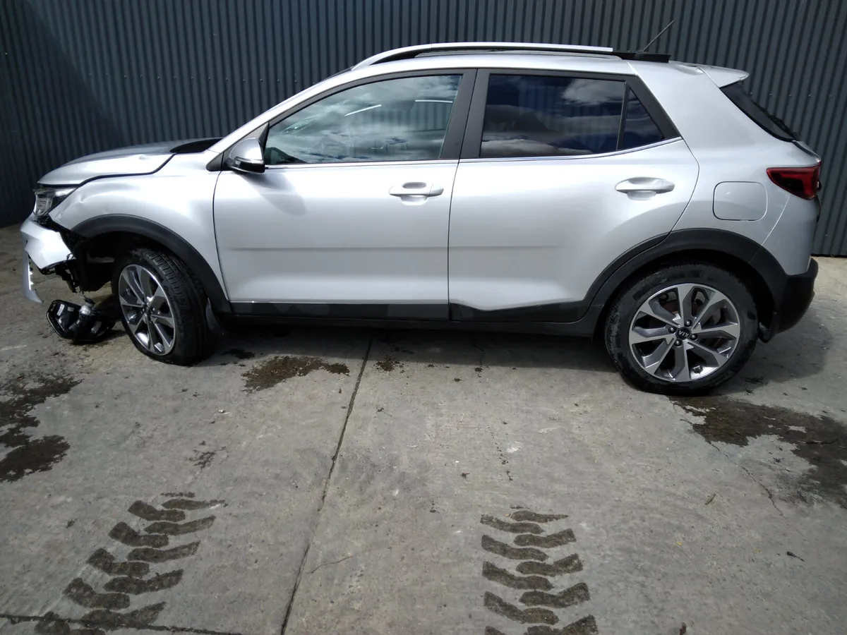 2021 Kia Stonic For Breaking/Dismantling - Image 2