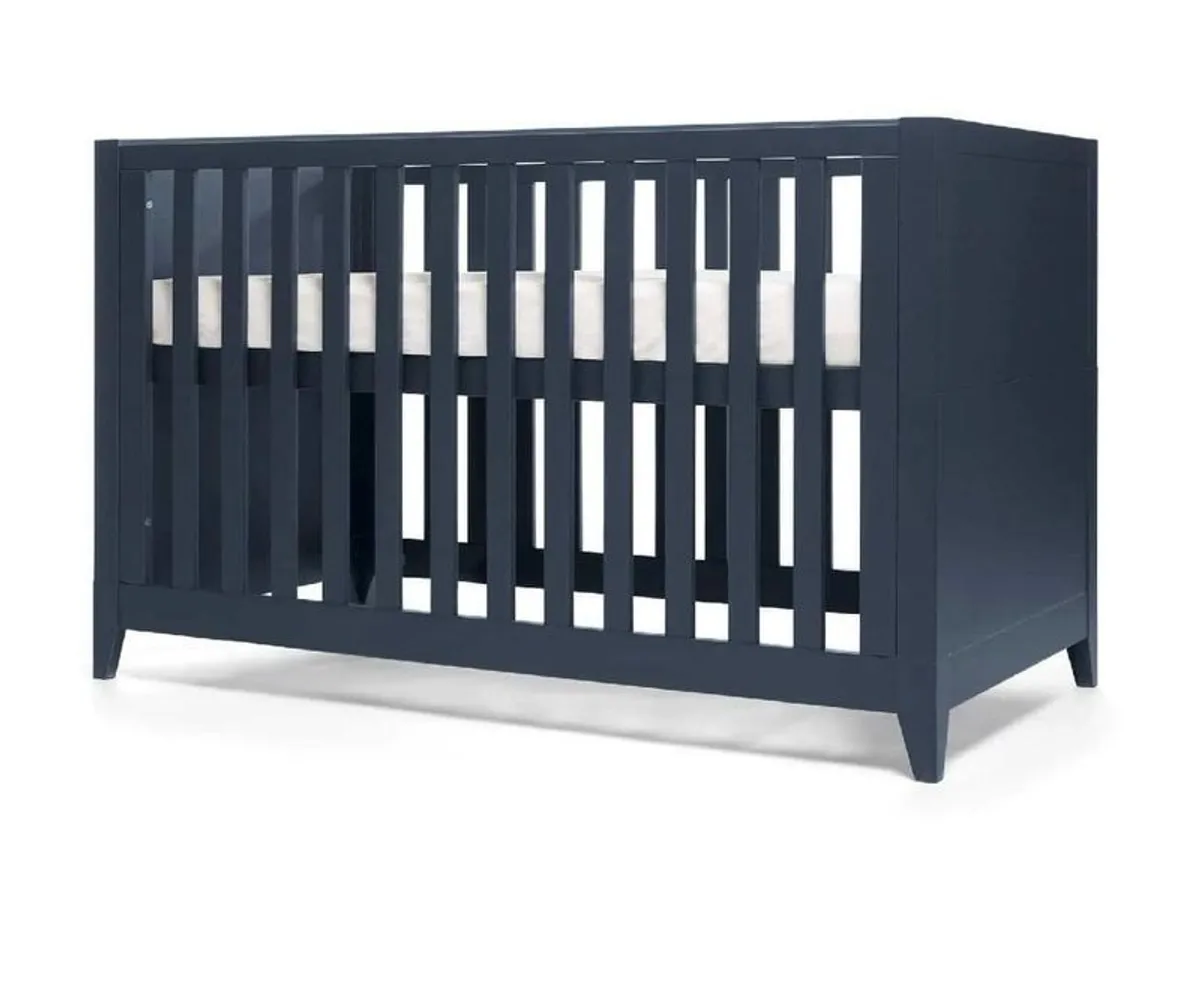 Mamas & Papas Melfi Cot to Toddler Bed (Excellent Condition) - Image 1