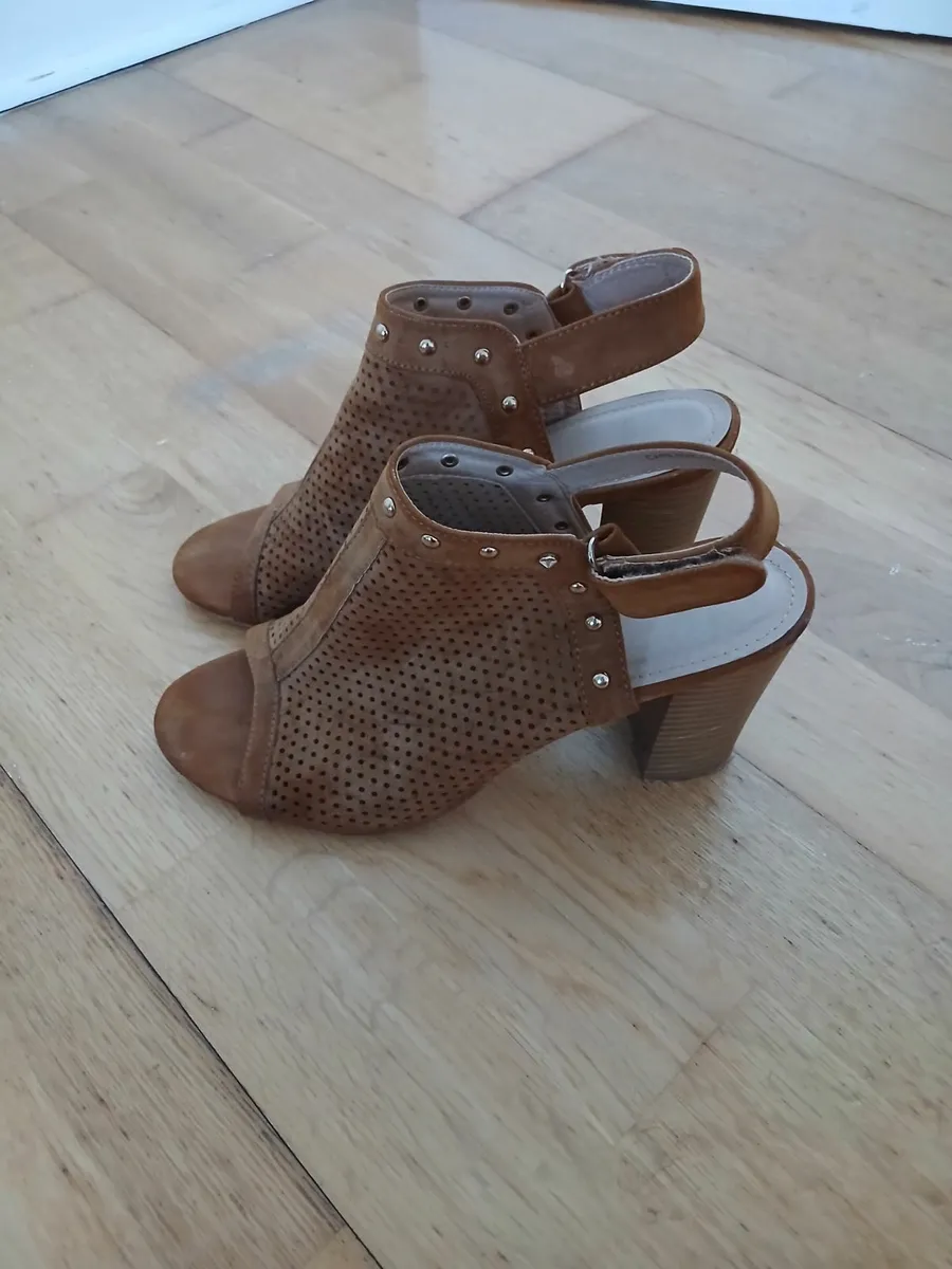 Brown sandles - Image 2