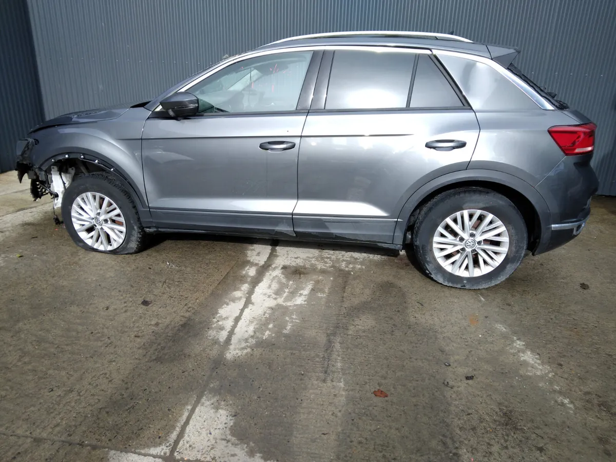 2021 Volkswagen T-Roc For Breaking/Dismantling - Image 2