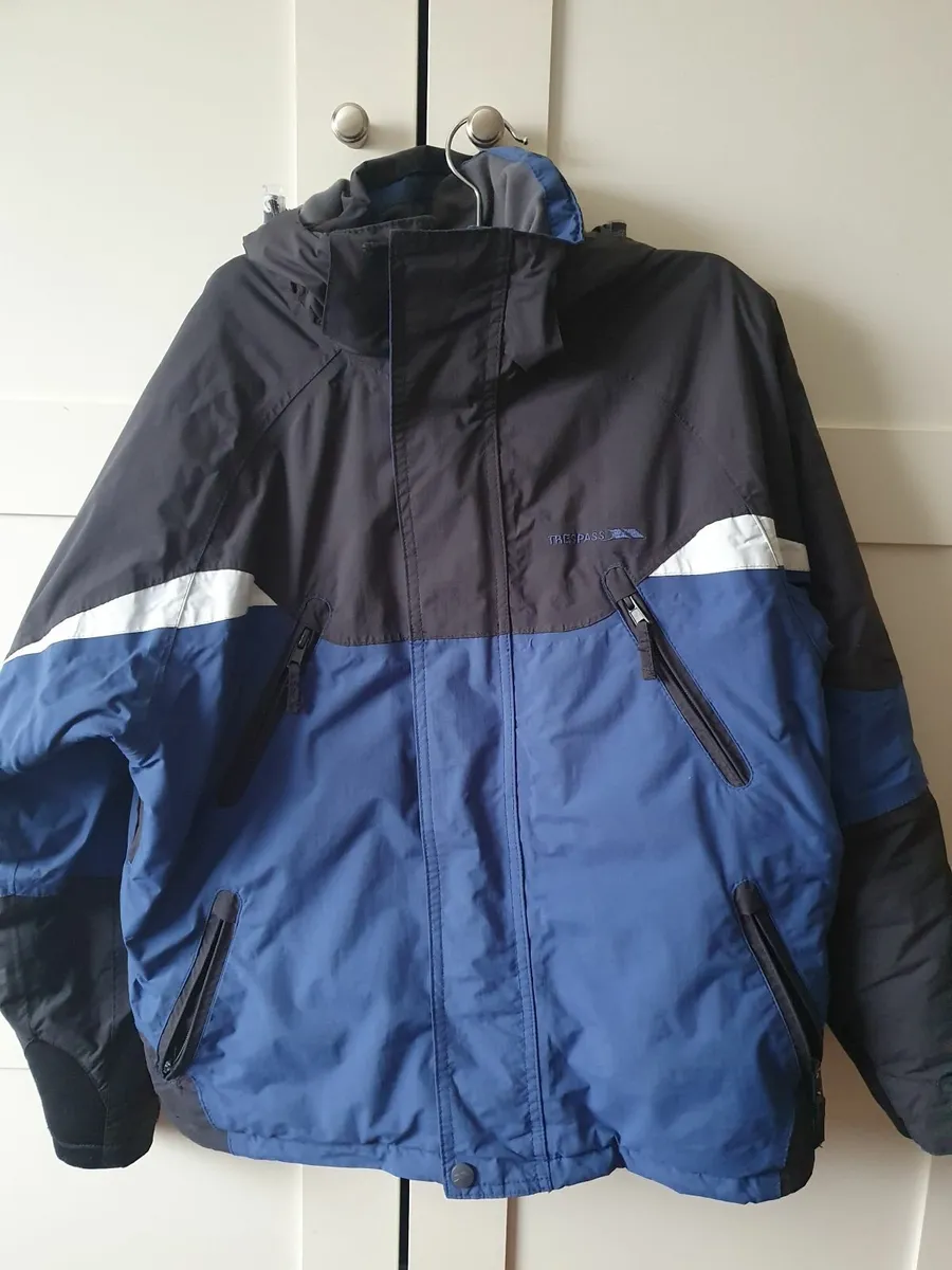Tresspass winter ski jacket 11-12 - Image 1