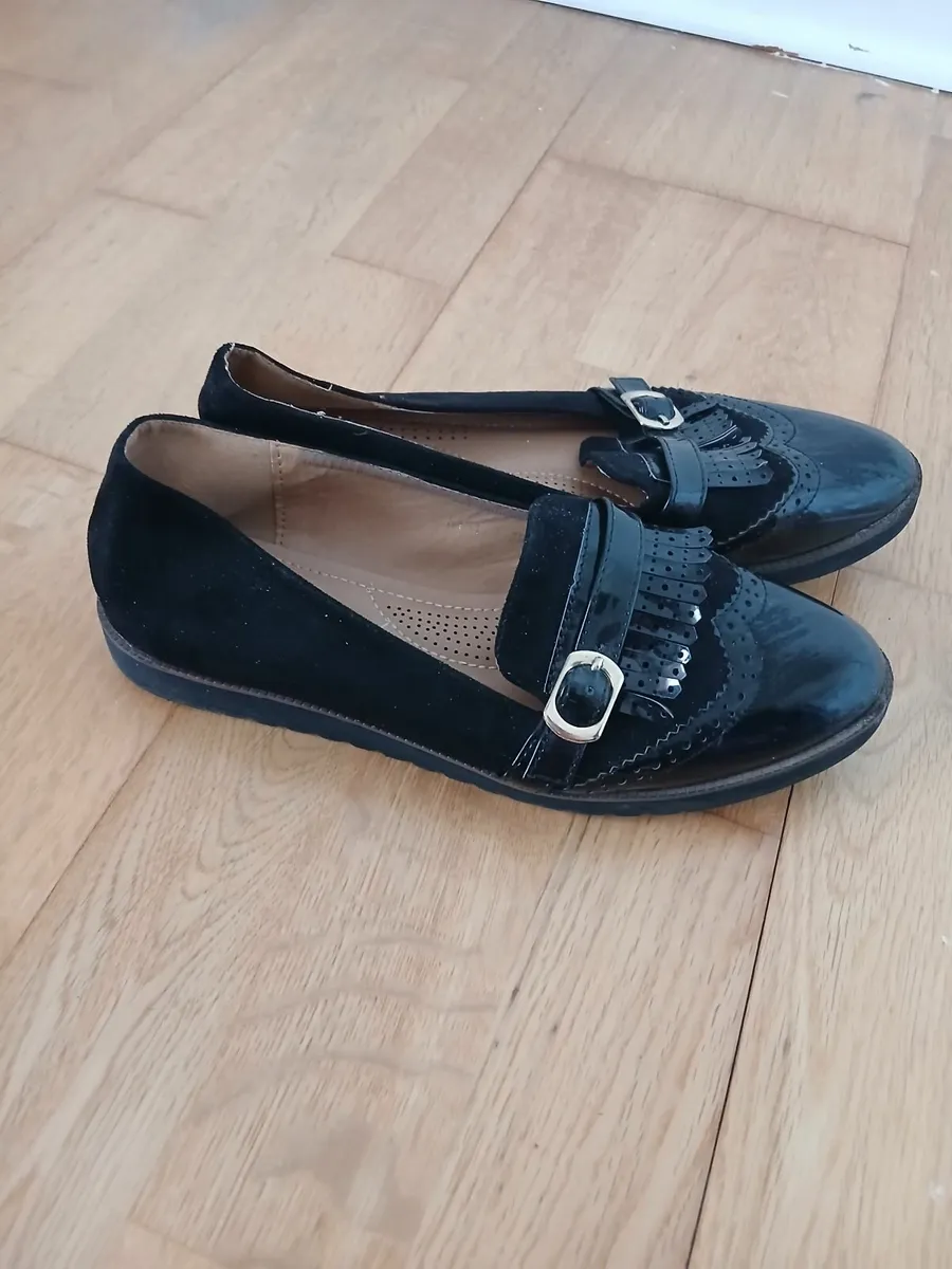 Black shoes - Image 2
