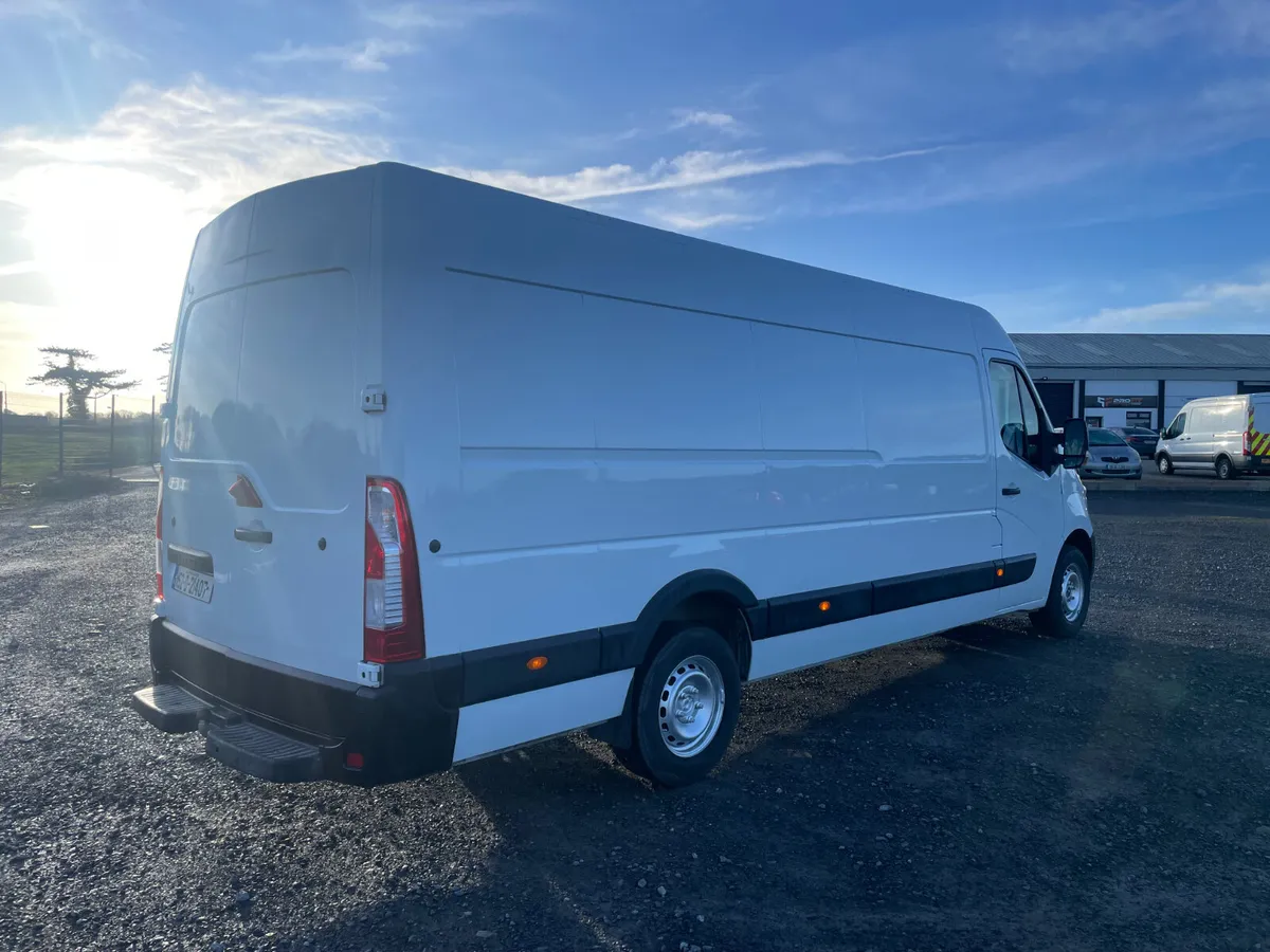 Renault Master 2015  RWD - Image 2
