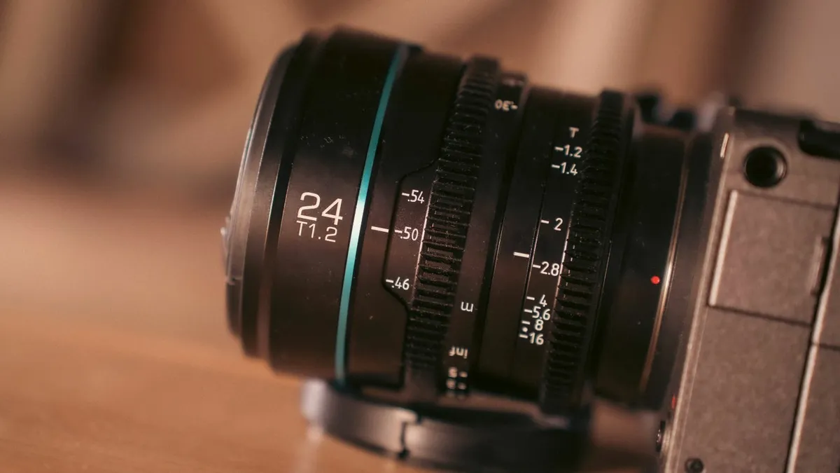 SIRUI Night Walker 24mm T1.2 S35 MF Cine Lens Sony - Image 4