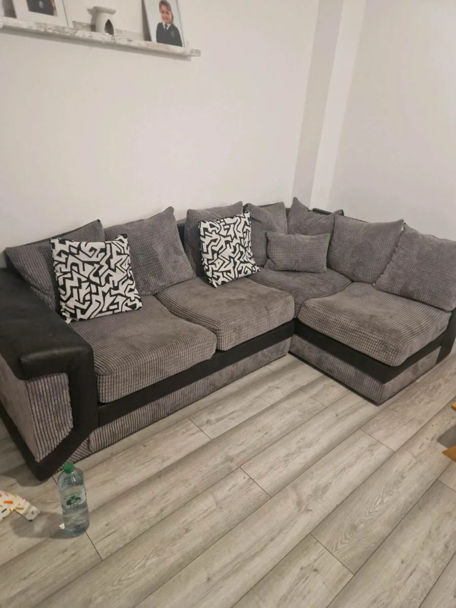small corner sofa - Image 2