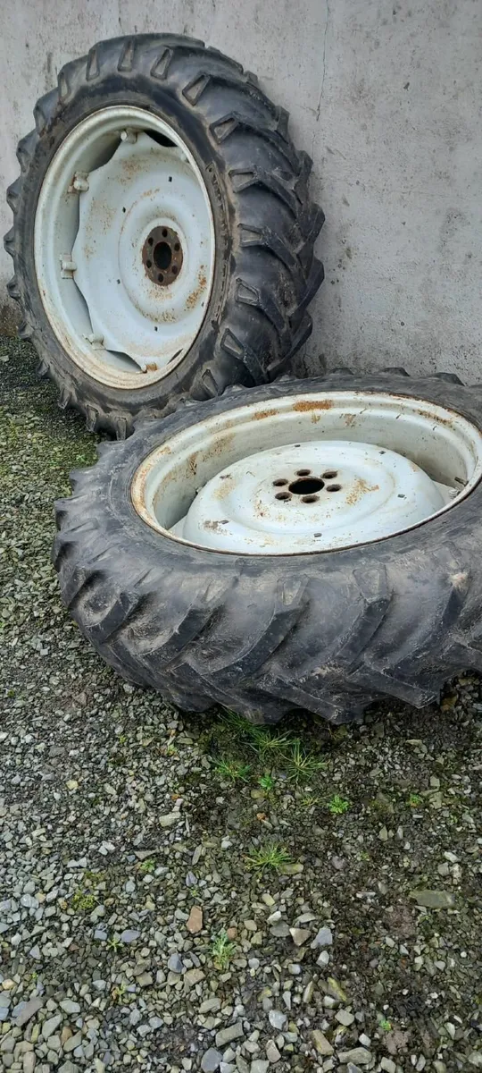 Tractor wheel rims - Image 1