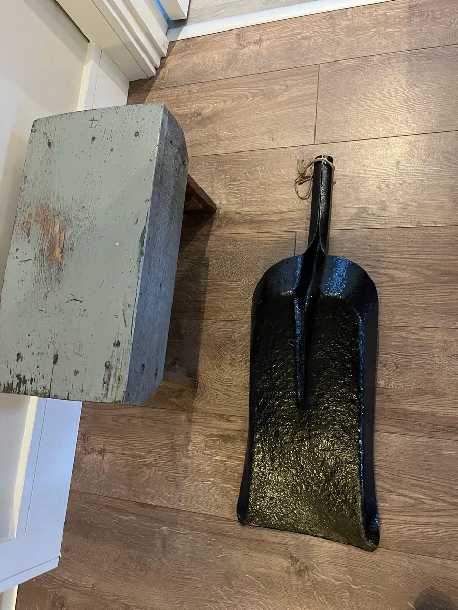 Antique Steam Loco Fireman’s Shovel - Image 3