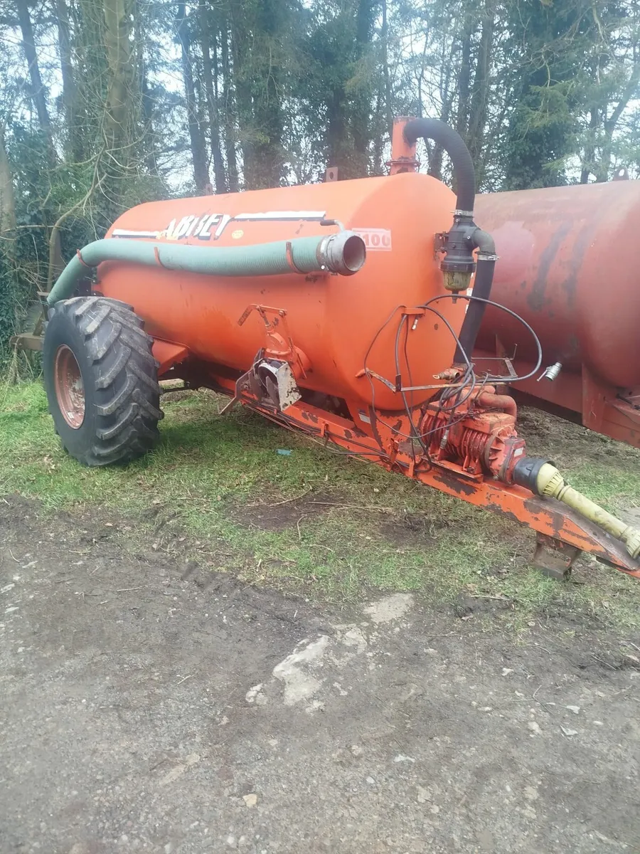 Slurry tanker - Image 1