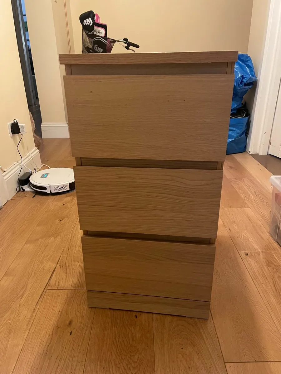 Chest of drawers - Image 1