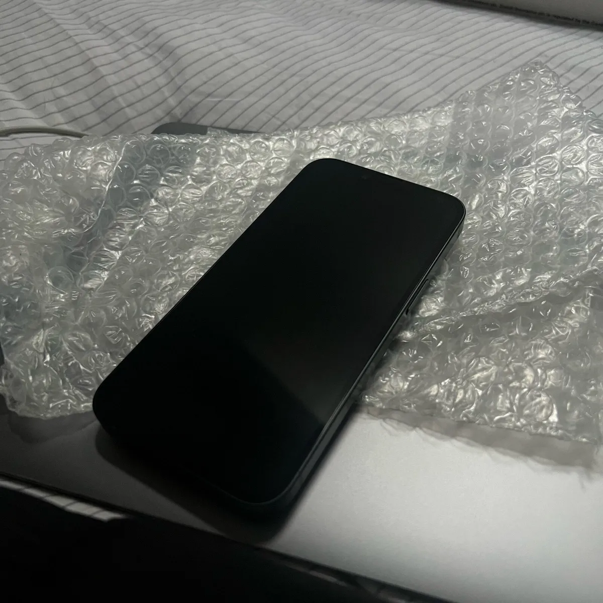 Brand New Navy iPhone 14 128GB Never Used - Image 2