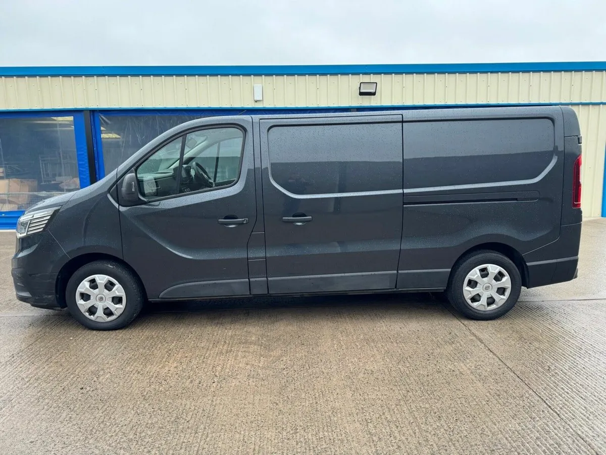 RENAULT TRAFIC LL30 BUSINESS+ LWB 2.0 BLUE DCI 130 - Image 3