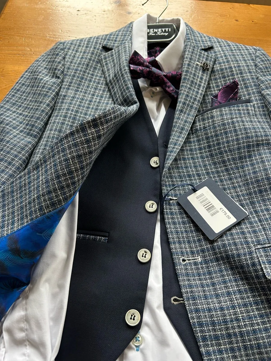 Boys Benetti communion suit - Image 1