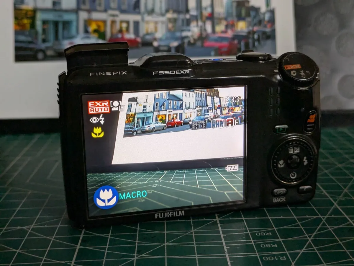 Fujifilm F550 EXR compact digital camera, RAW+ - Image 4
