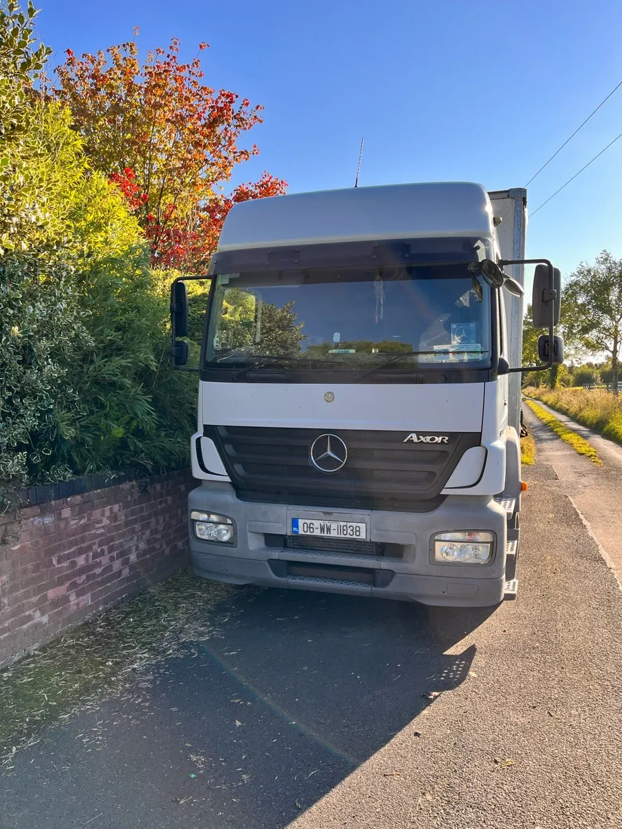 Mercedes Axor 1823 High-roof Sleeper Cab - Image 1