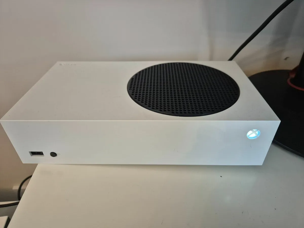 XBOX Series S with Acer Monitor - Image 2