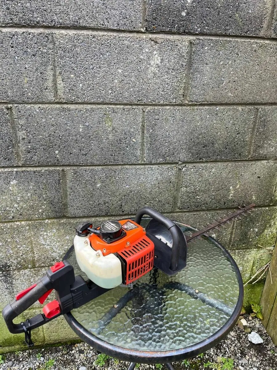 Hedge trimmer - Image 1