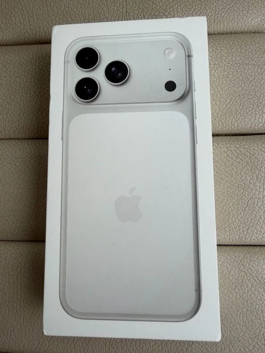 iPhone 17 pro max silver 256 GB - Image 2