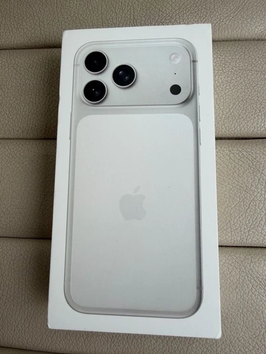 iPhone 17 pro max silver 256 GB - Image 3