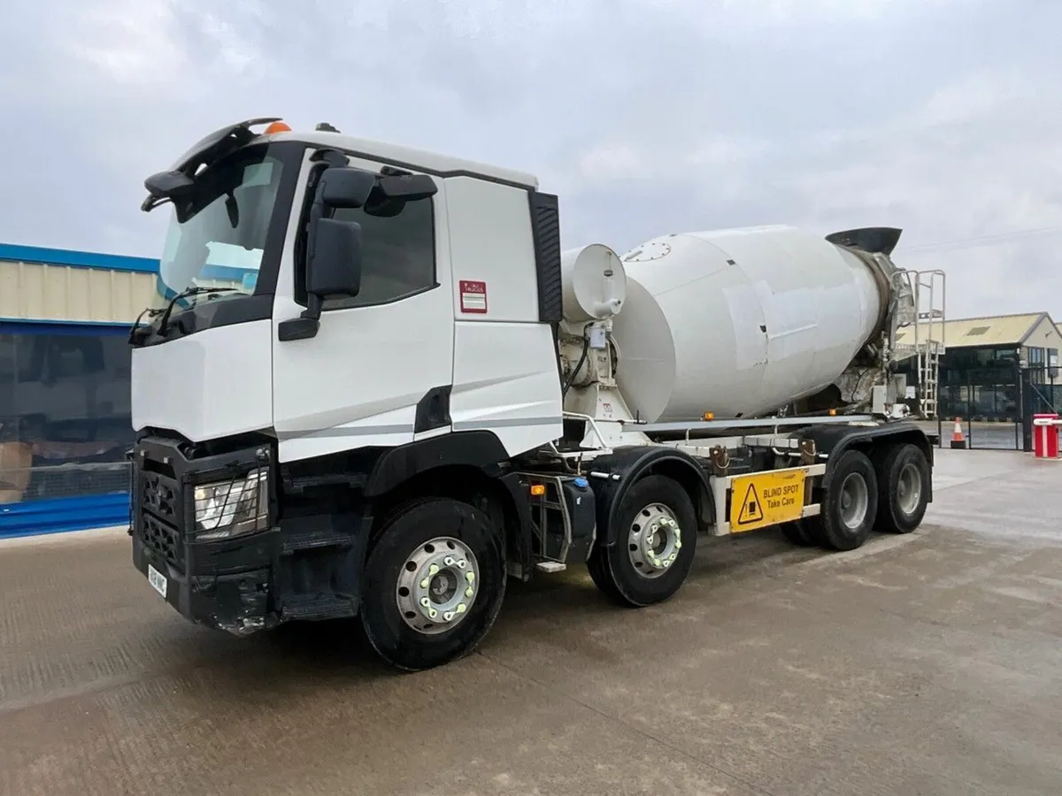 RENAULT 460 COMFORT 8x4 AUTOMATIC CONCRETE TRUCK - Image 4