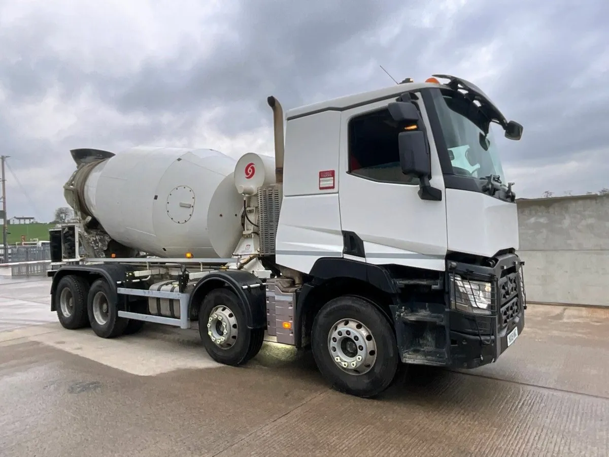 RENAULT 460 COMFORT 8x4 AUTOMATIC CONCRETE TRUCK - Image 1