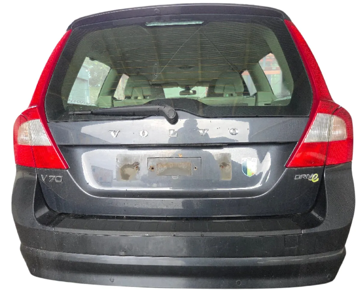 2010 Volvo V70 For Breaking/Dismantling - Image 3