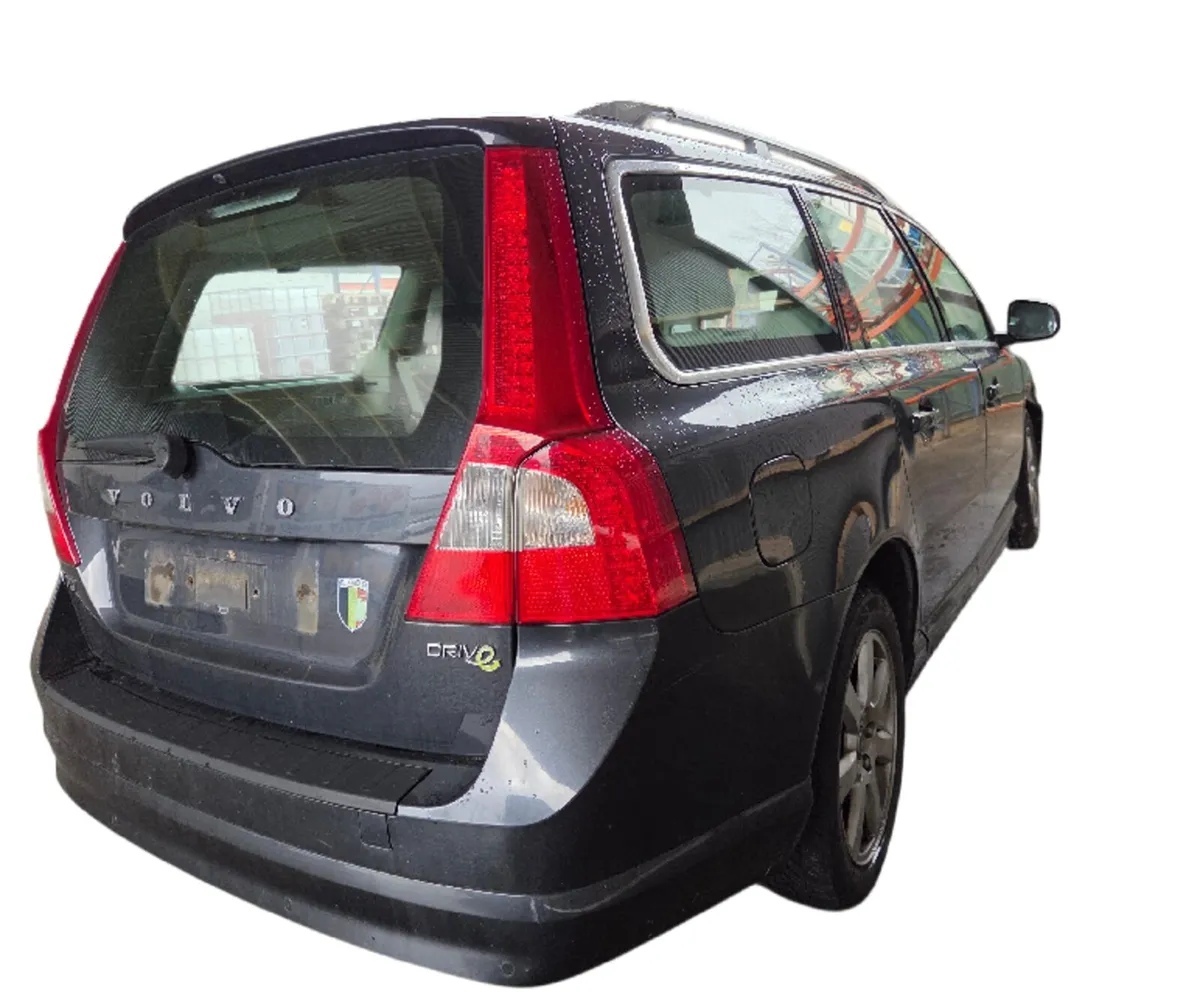 2010 Volvo V70 For Breaking/Dismantling - Image 4