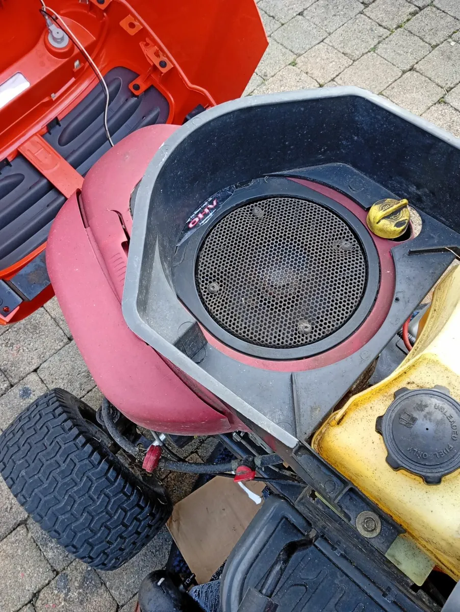Husqvarna ride on lawnmower - Image 4