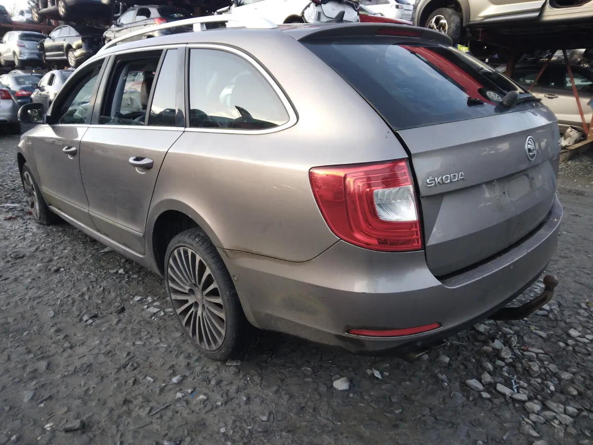 2014 Skoda Superb For Breaking/Dismantling - Image 3