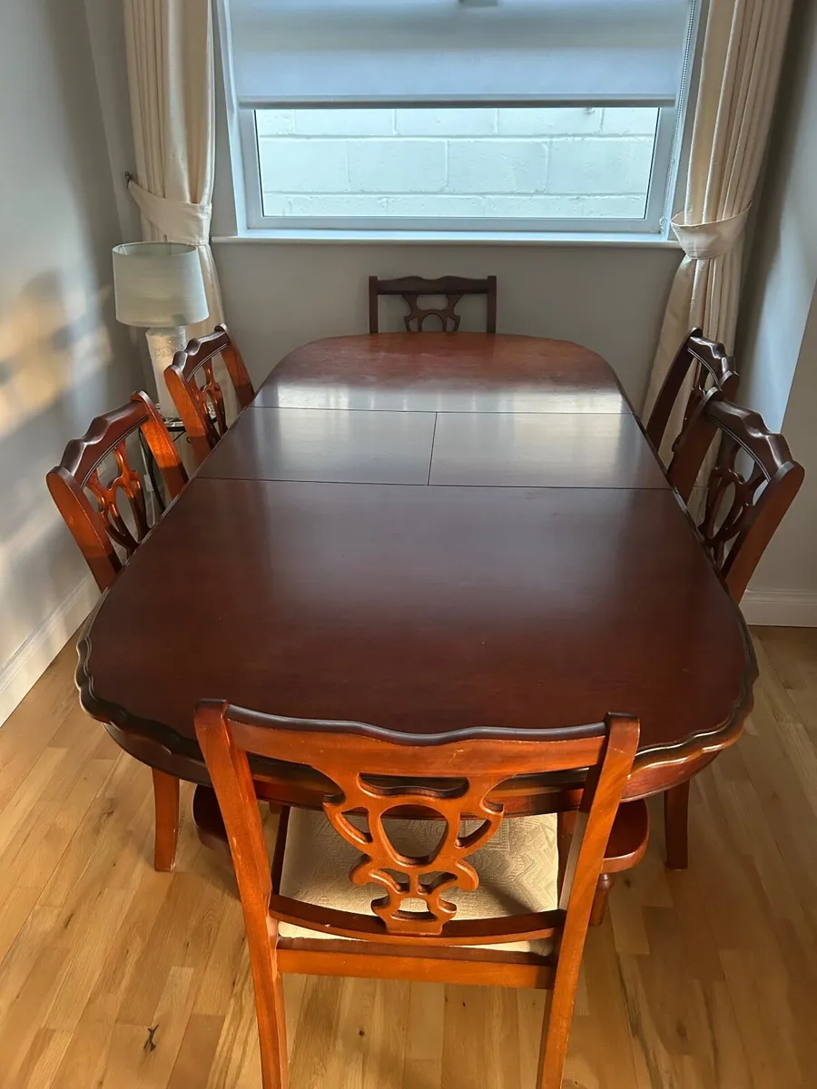 Dining table and chairs - Image 1