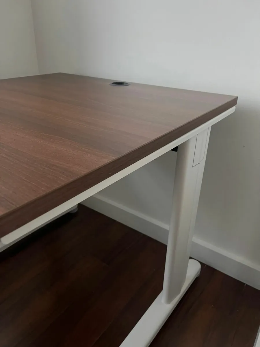 Walnut Desk 80 x 80 cm - Image 2