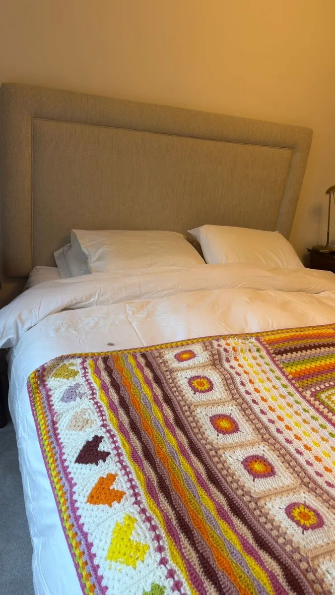 Super king bed - Image 1