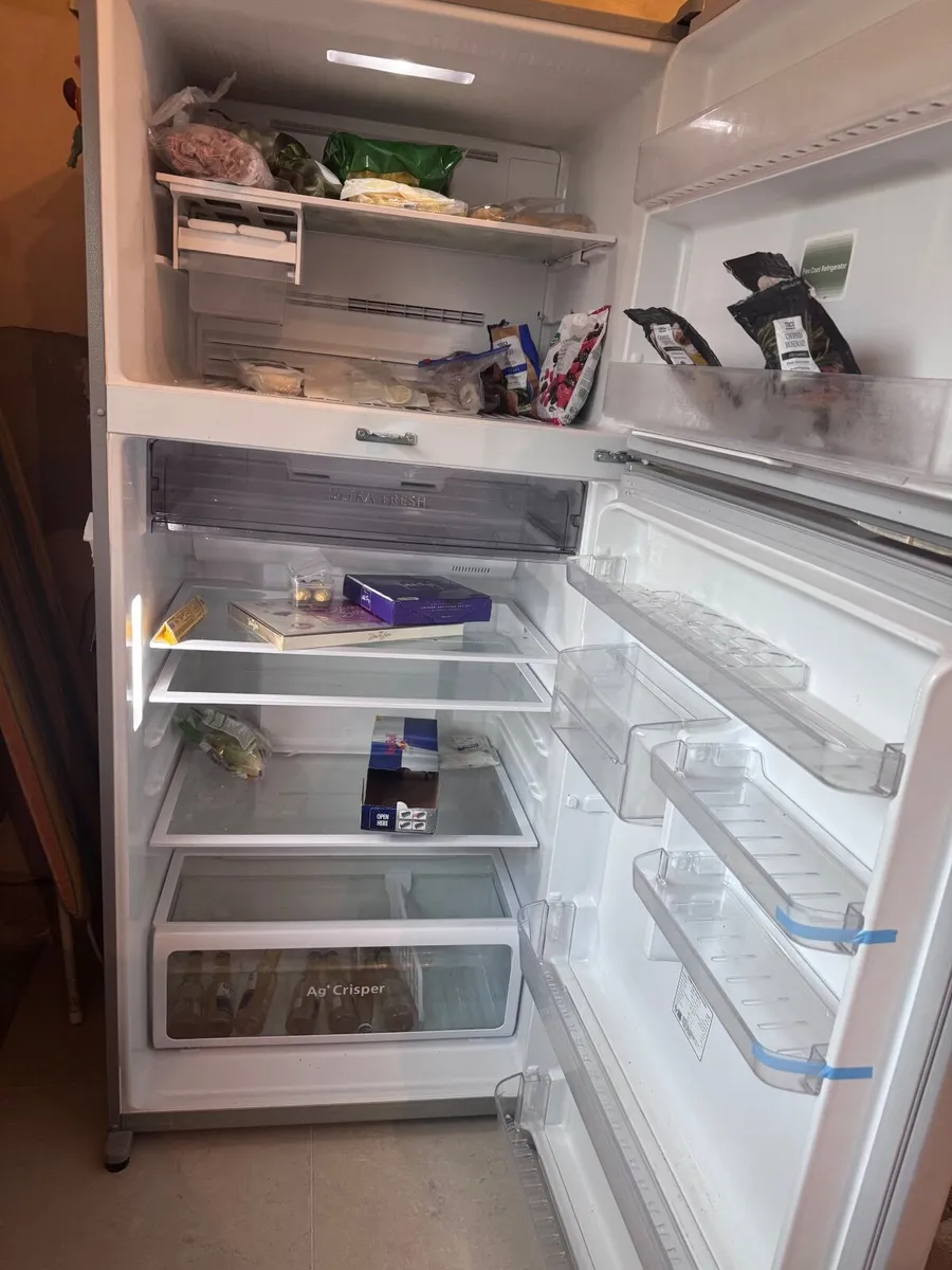 Toshiba large fridge/ freezer - Image 3