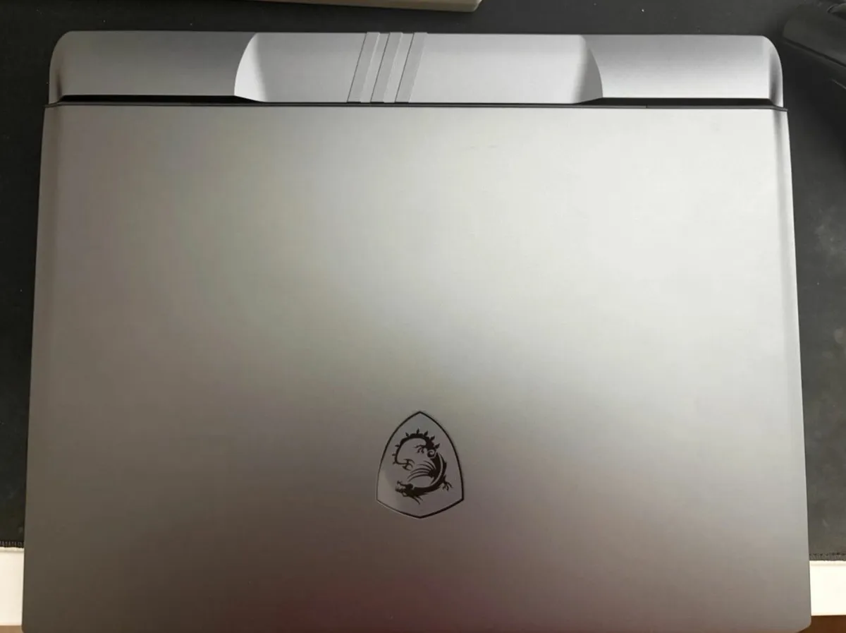 MSI Vector 16 HX Laptop RTX 4080, I7-14650HX, 1TB - Image 1