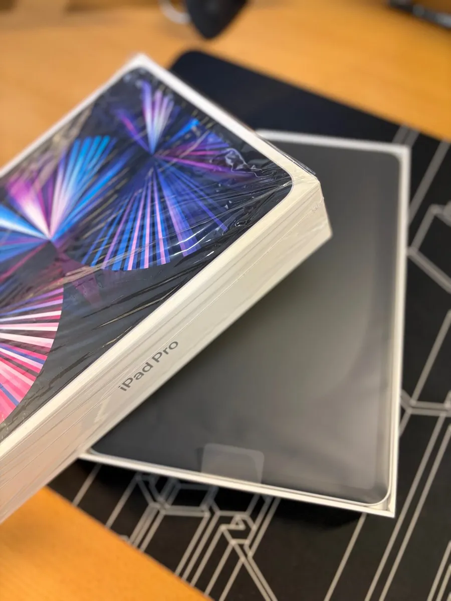 Apple iPad Pro 11” – 128GB – Silver – Boxed - Image 2