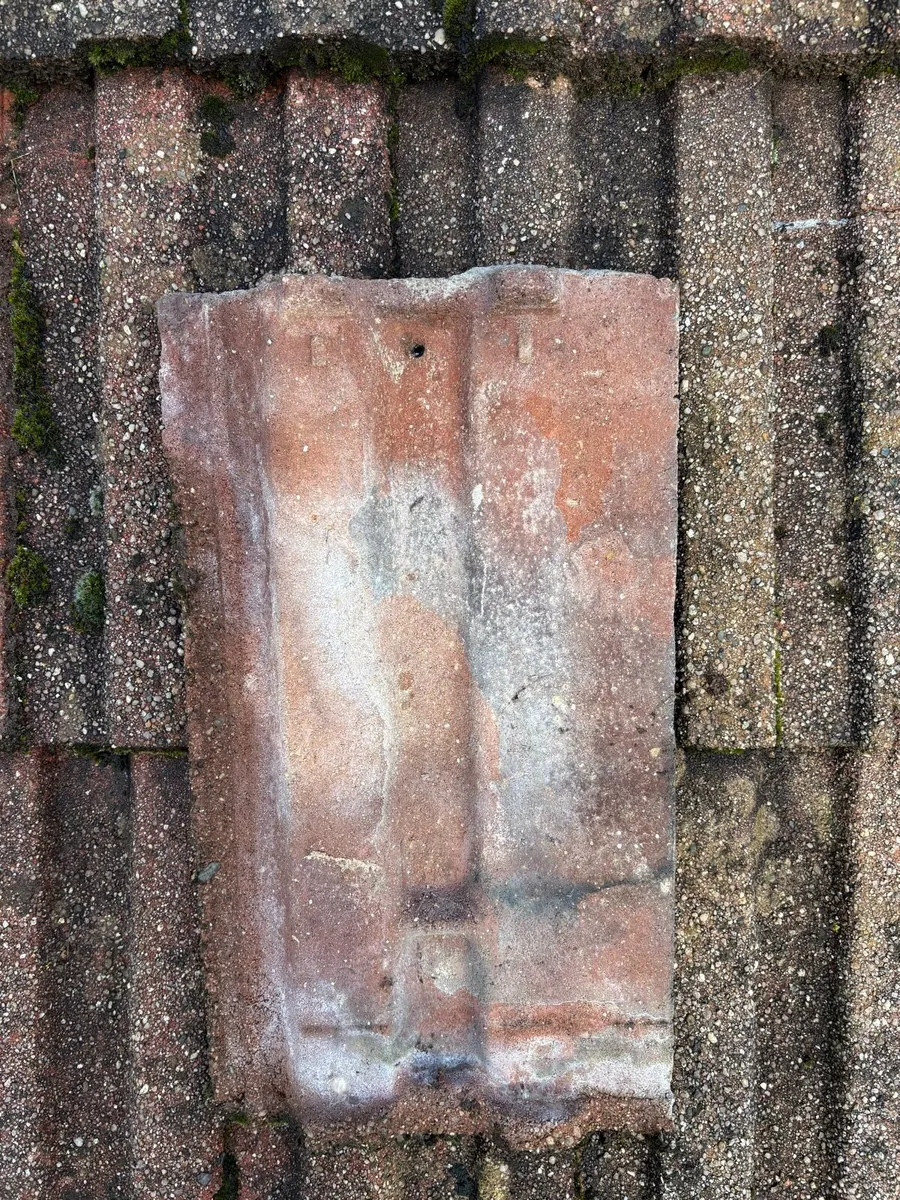 Roof tile - Image 2